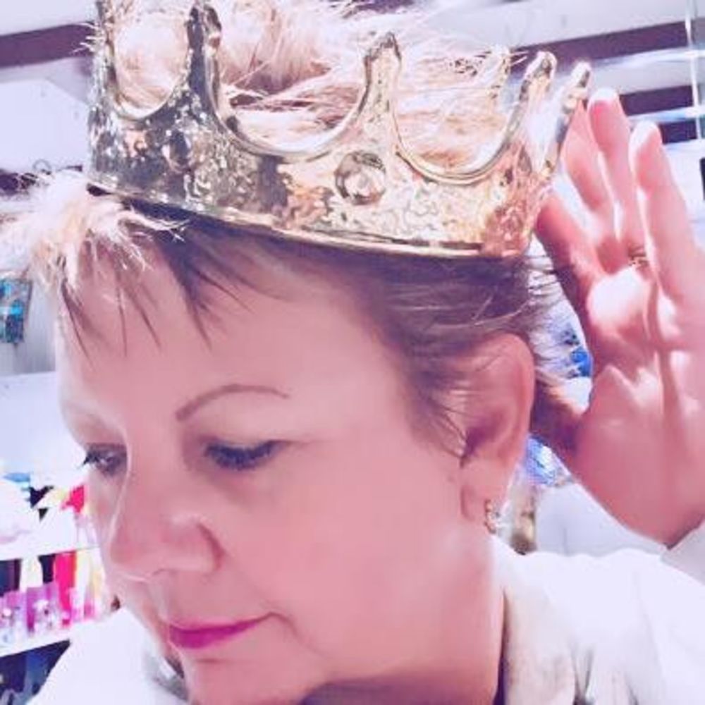 Meet your Posher, Betsey